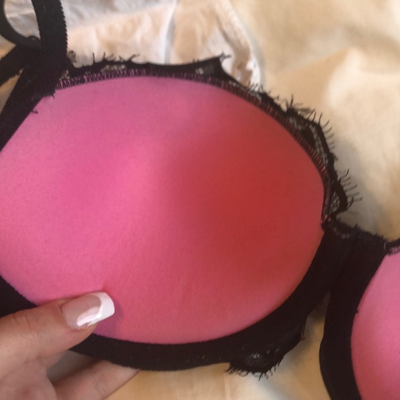 Victoria’s Secret push-up bra - Picture 4 of 4